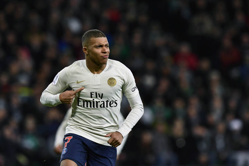 日本防卫费13连增，本财年防卫开支占GDP的比例提升到2%！加速部署中程地对空导弹，或大幅增加杀伤性武器出口